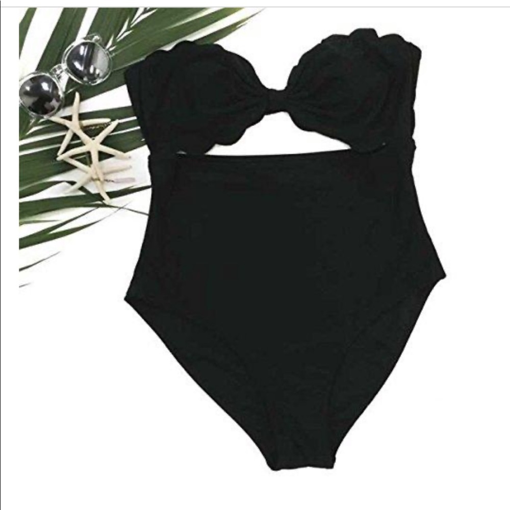 Cupshe Cut To It Shell Swimsuit